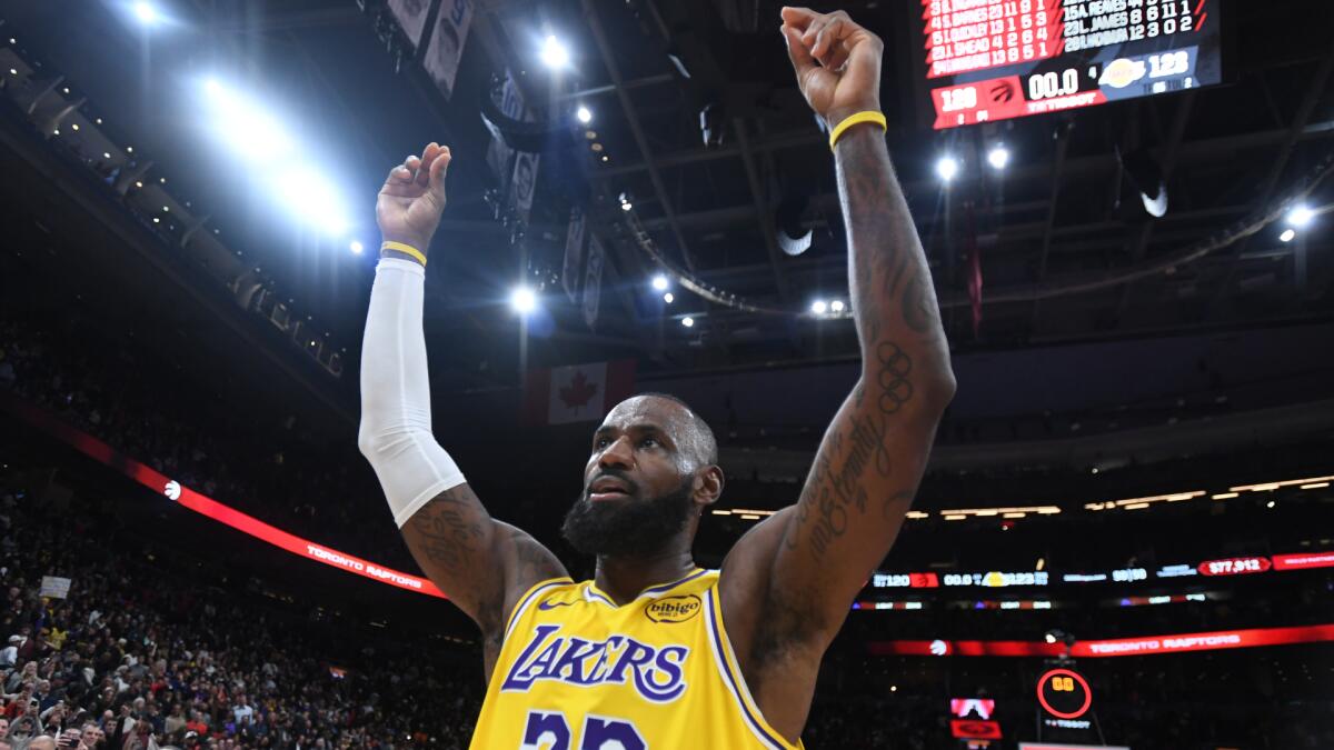 LeBron James’ double-digit scoring streak ends in essentially the most LeBron approach attainable